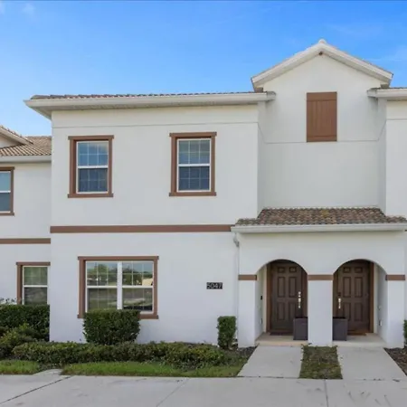 Comfortable 4 Bedrooms At Storey Lake